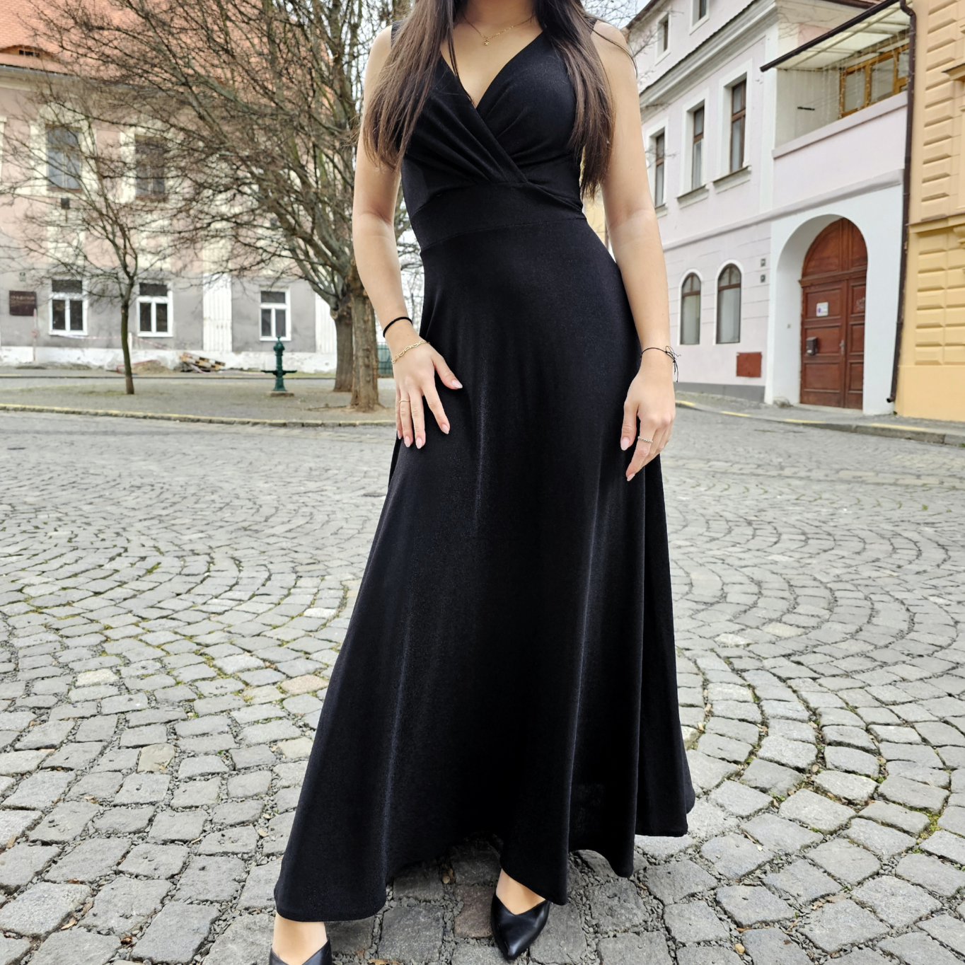 Černé dlouhé elegantní šaty NUSEA2